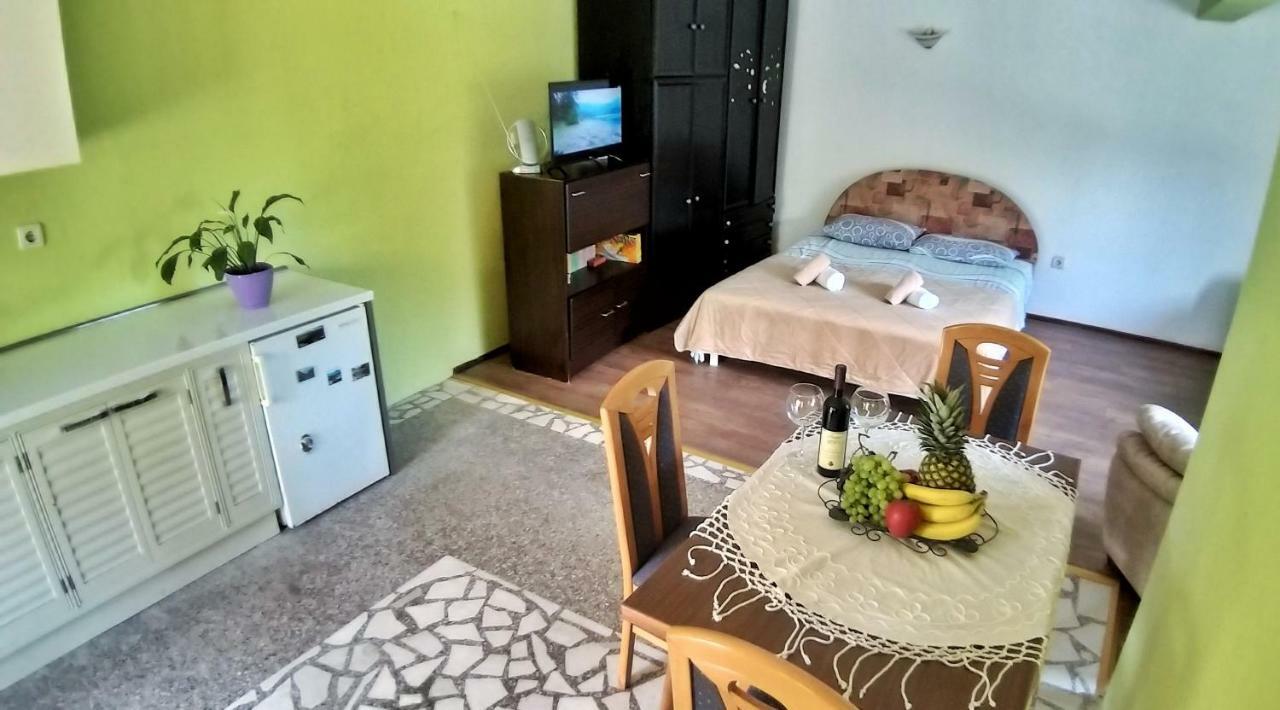 Apartamento Petivat Gardens Exterior foto